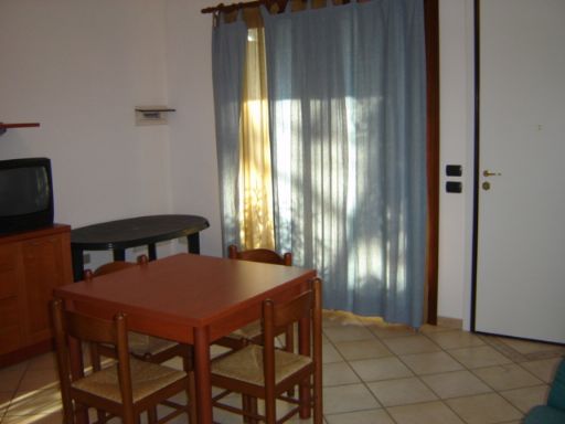 porta finestra sogg. con accesso al balcone